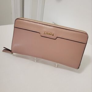 LODIS Mauve in Color Leather Zip Close Wallet, Classic